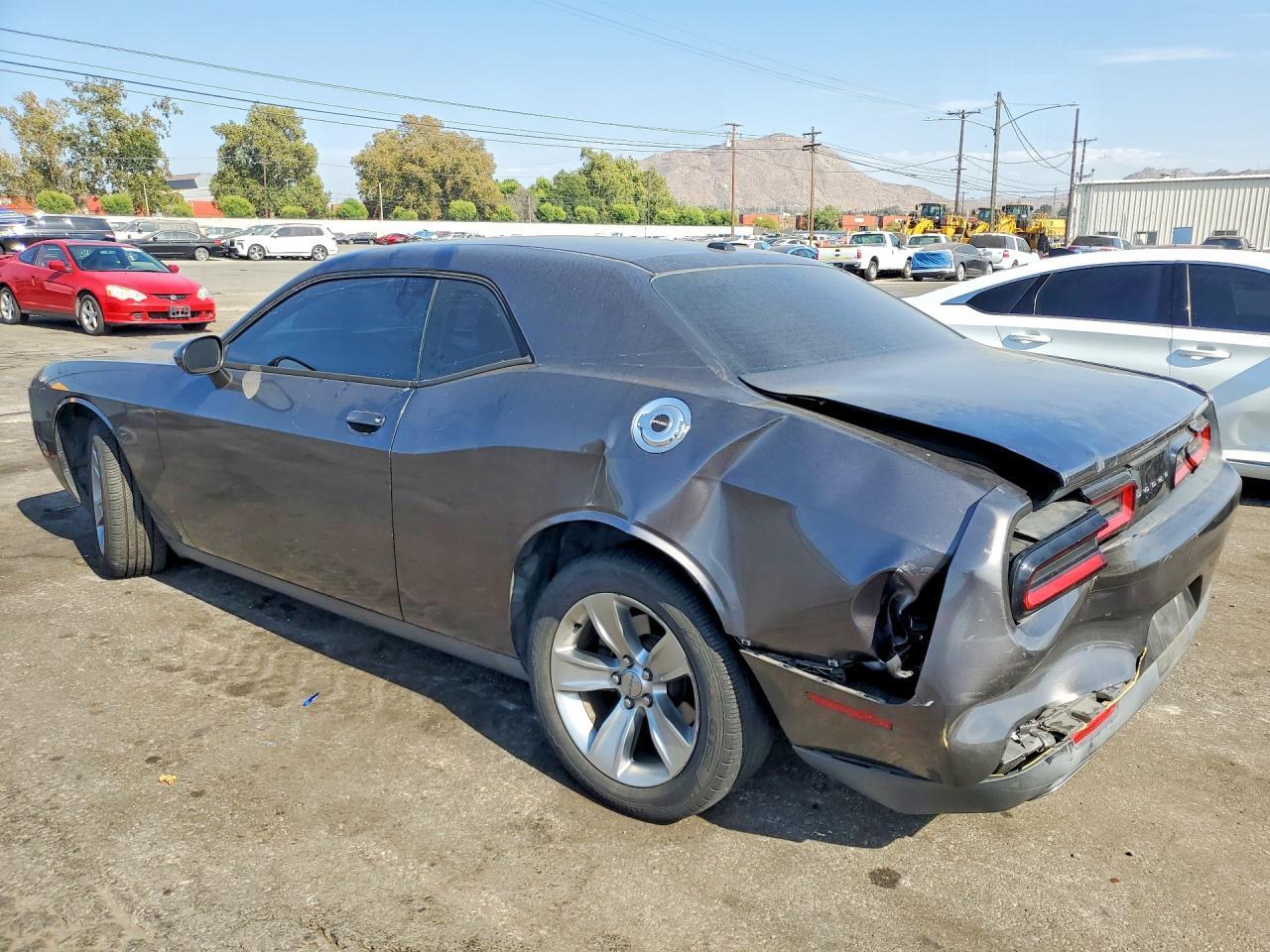 2015 Dodge Challenger Sxt - zdjęcie 2
