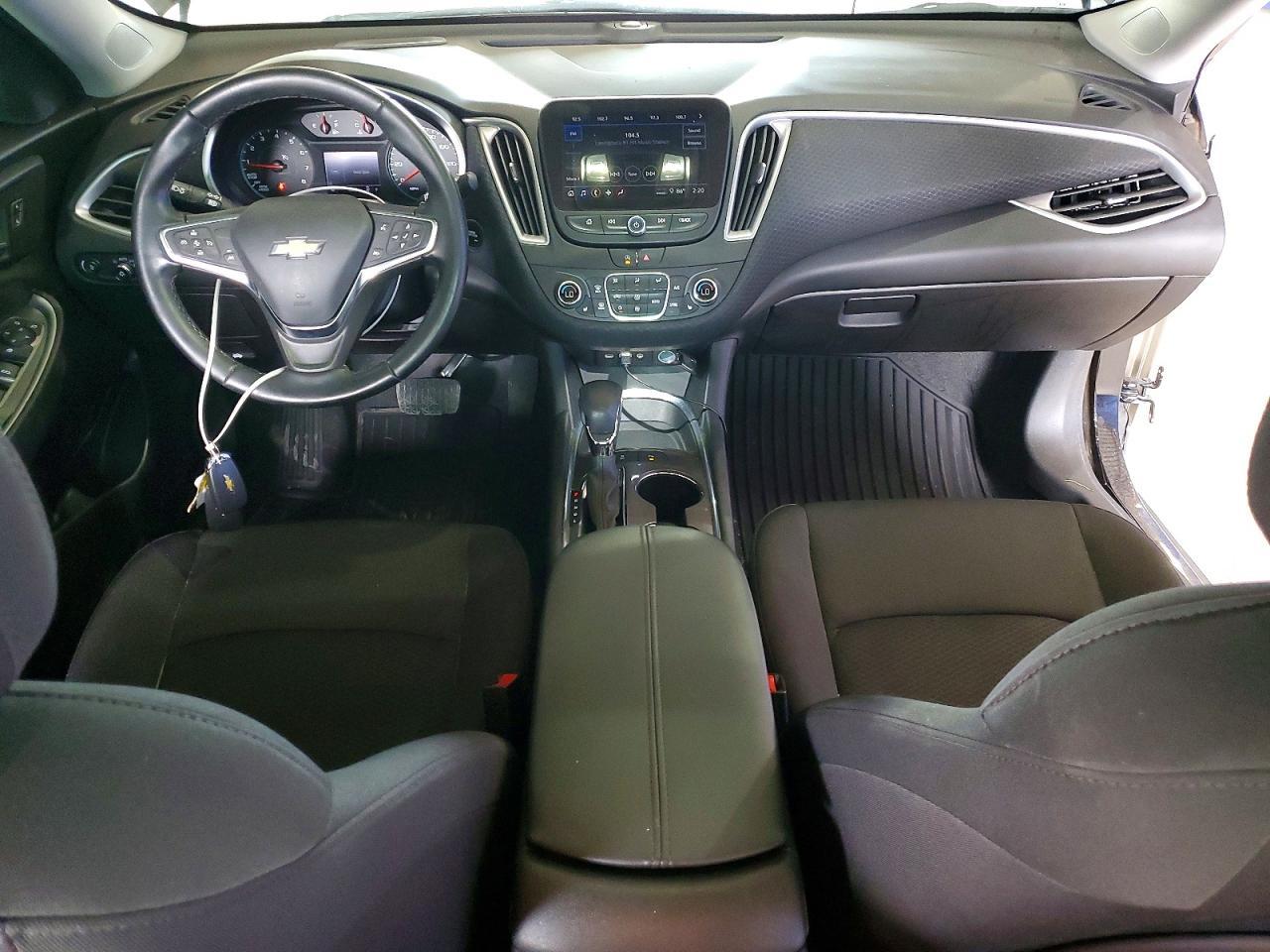 2025 Chevrolet Malibu Lt - zdjęcie 8