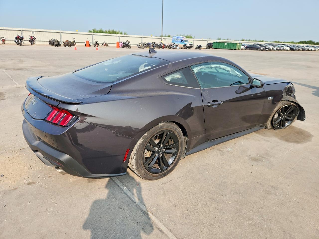 2024 Ford Mustang Gt - zdjęcie 3