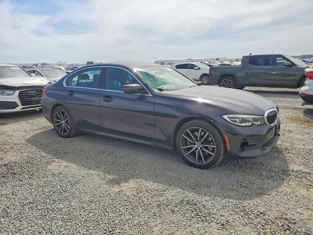 2019 BMW 330I - zdjęcie 4