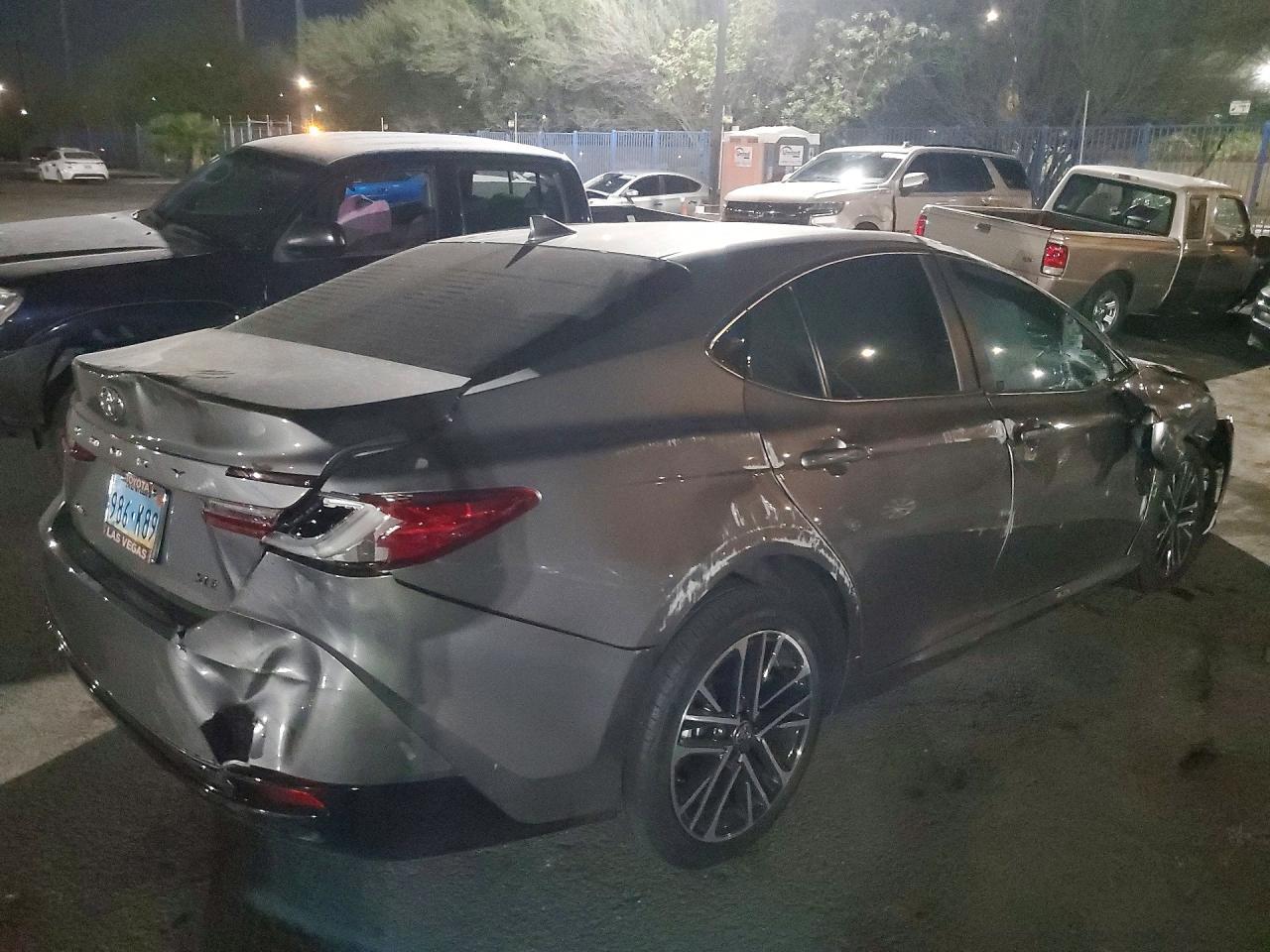 2026 Toyota Camry Xle - zdjęcie 3