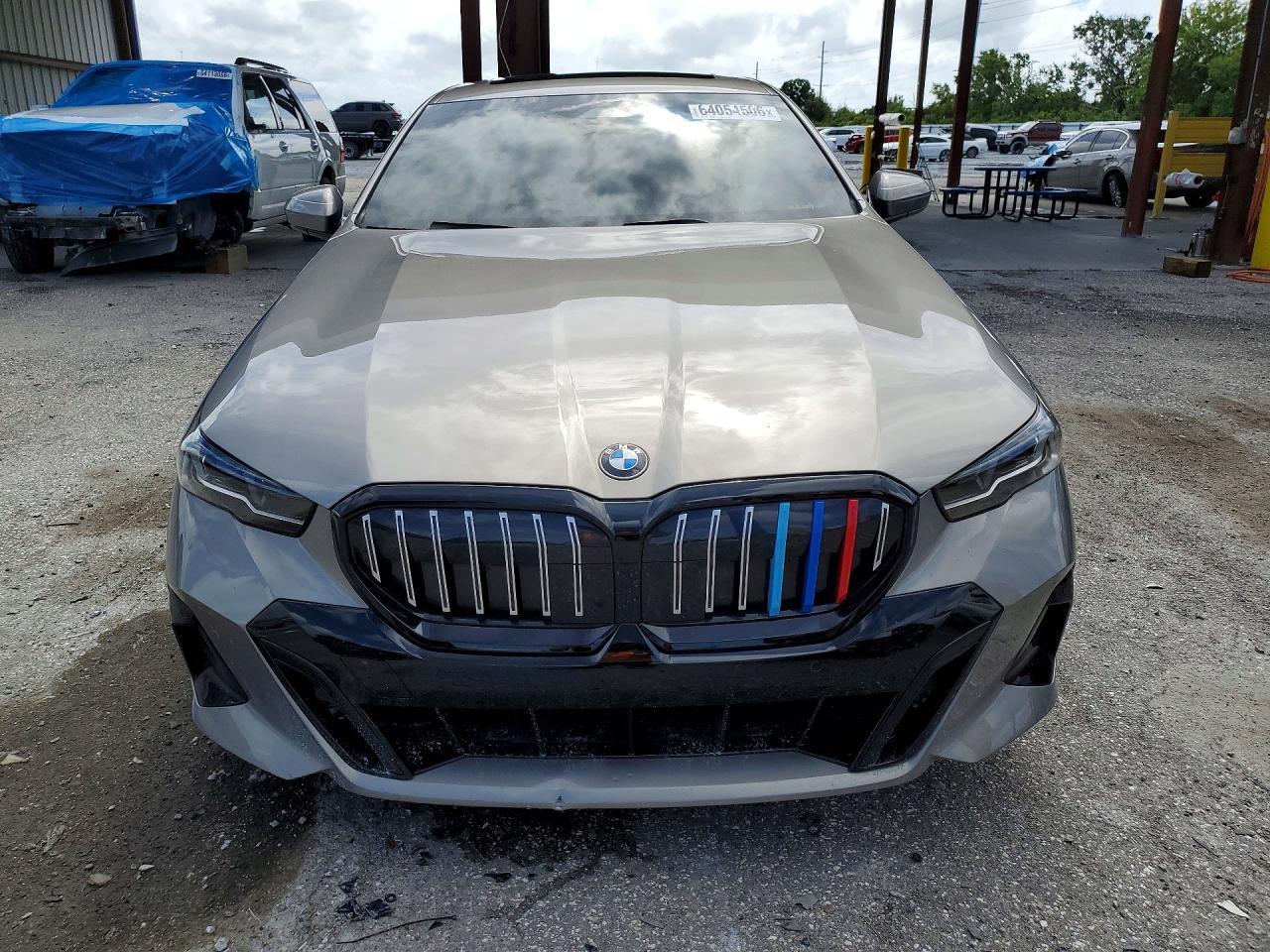 2025 BMW 530 I - zdjęcie 5