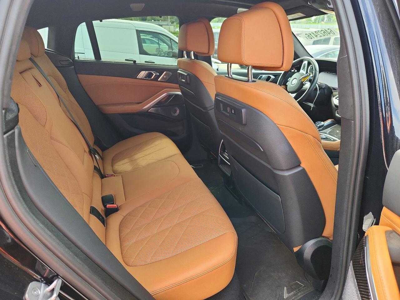 2023 BMW X6 M50I - zdjęcie 11