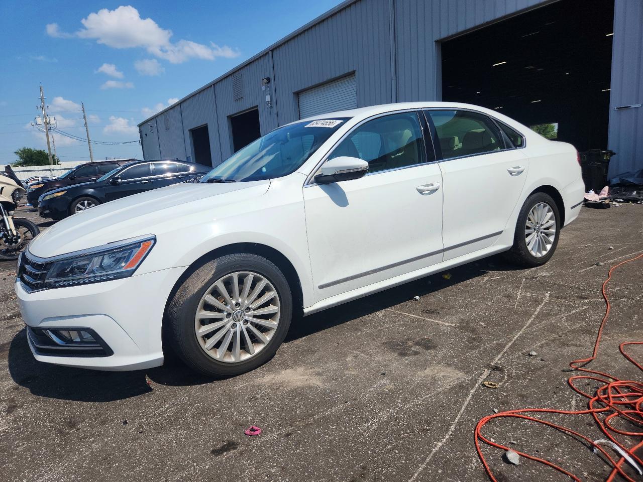 2016 Volkswagen Passat - zdjęcie główne