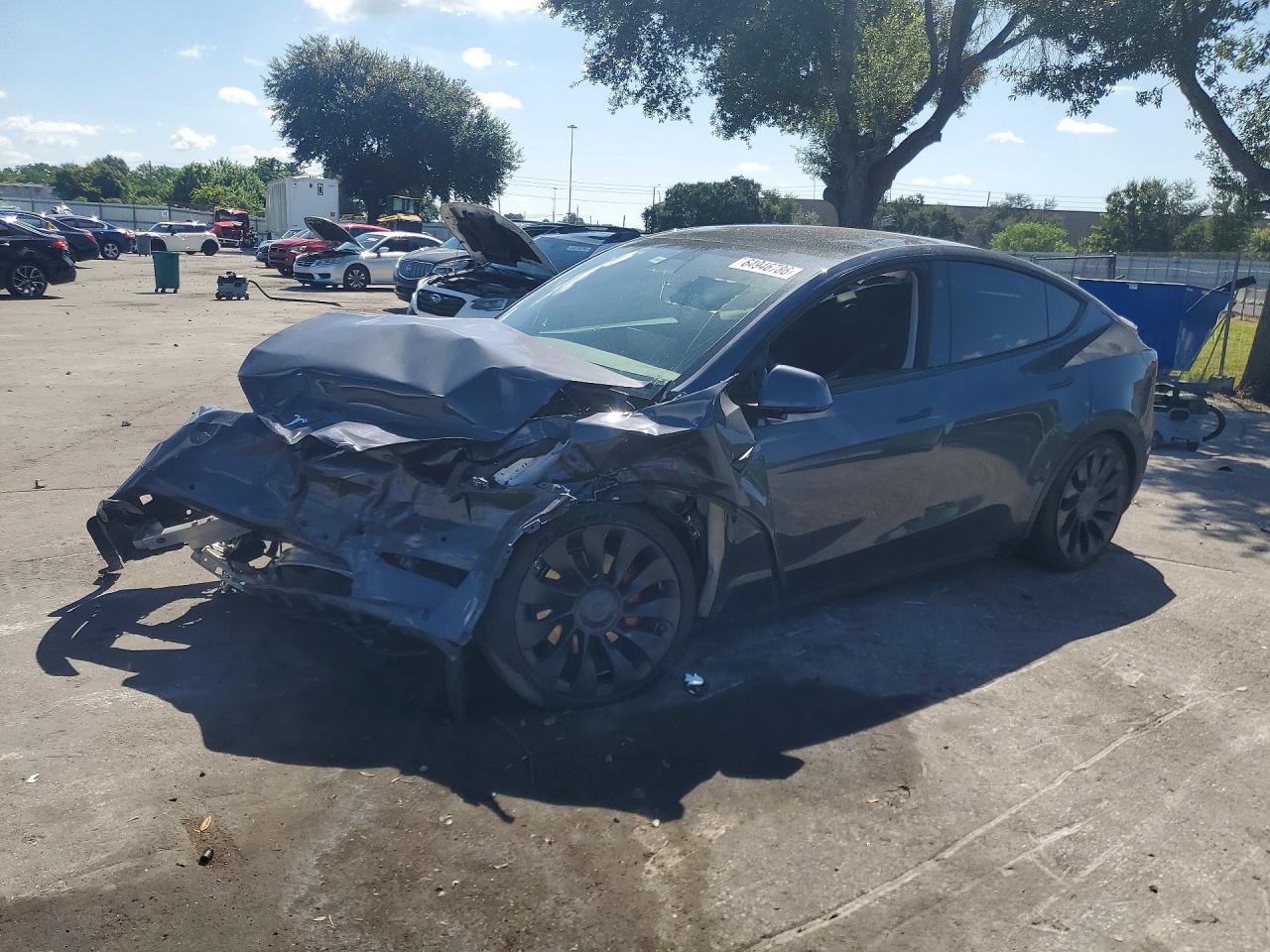 2022 Tesla Model Y - zdjęcie główne