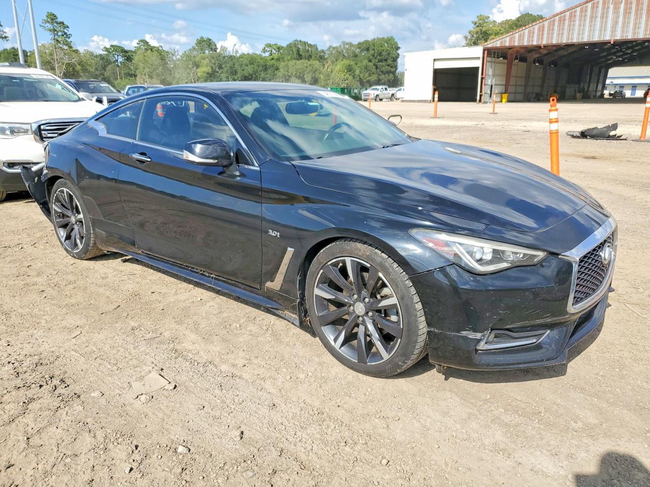 2018 Infiniti Q60 3.0T Luxe - zdjęcie 4
