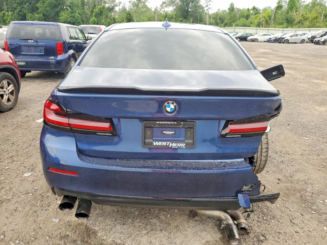 2022 BMW Seria 5 540i - zdjęcie 6