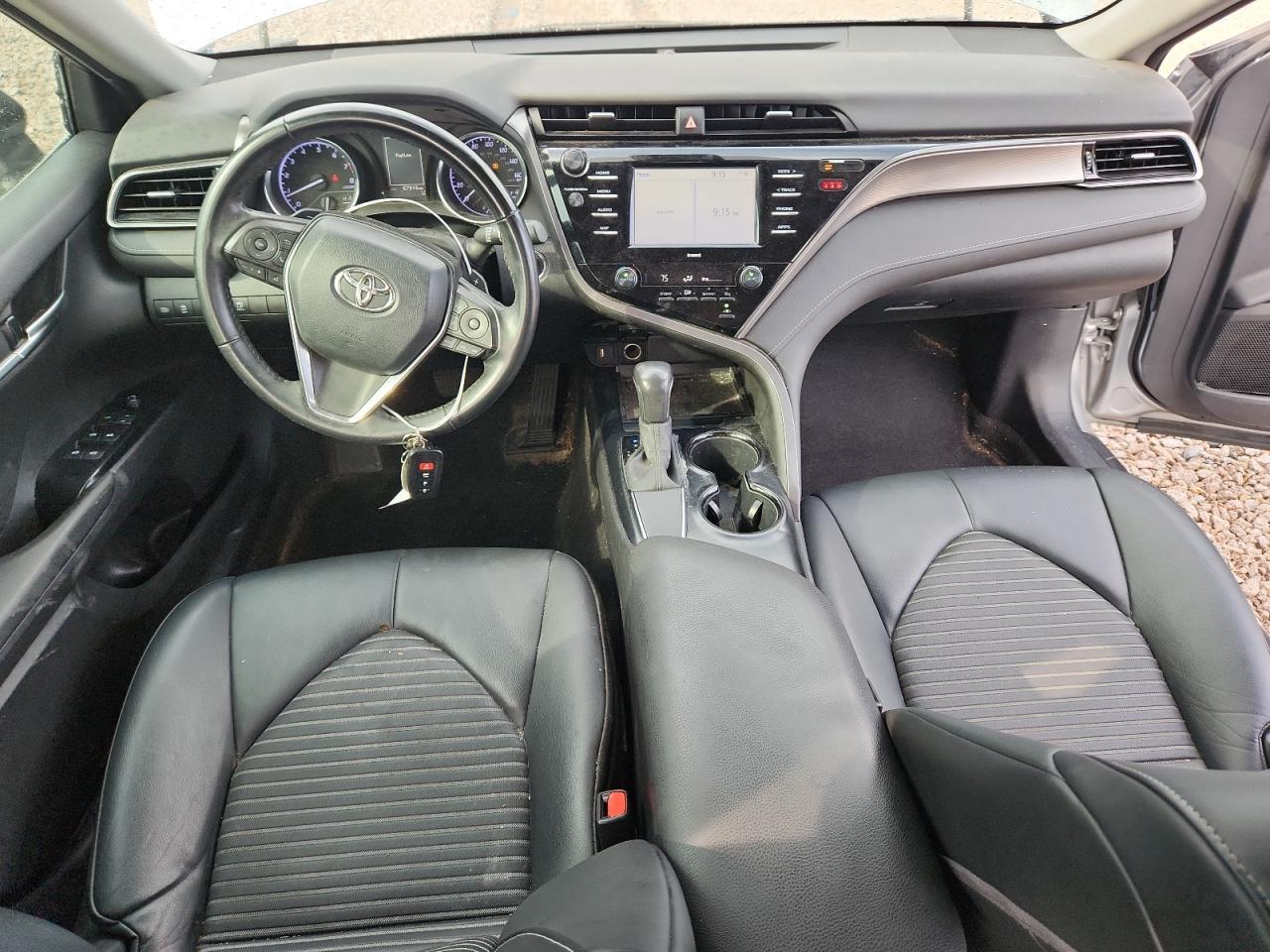 2020 Toyota Camry Se - zdjęcie 8