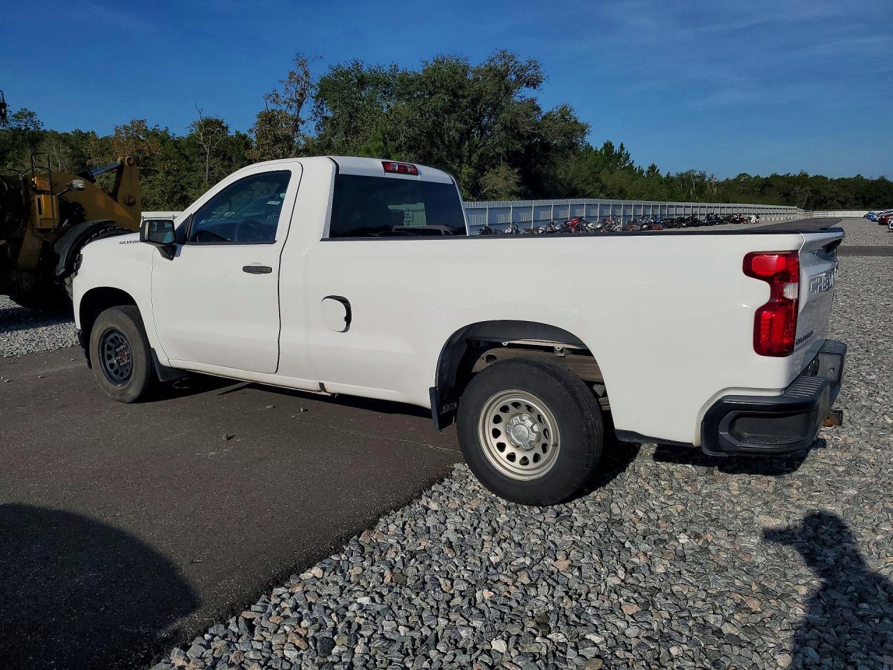 2019 Chevrolet Silverado C1500 - zdjęcie 2