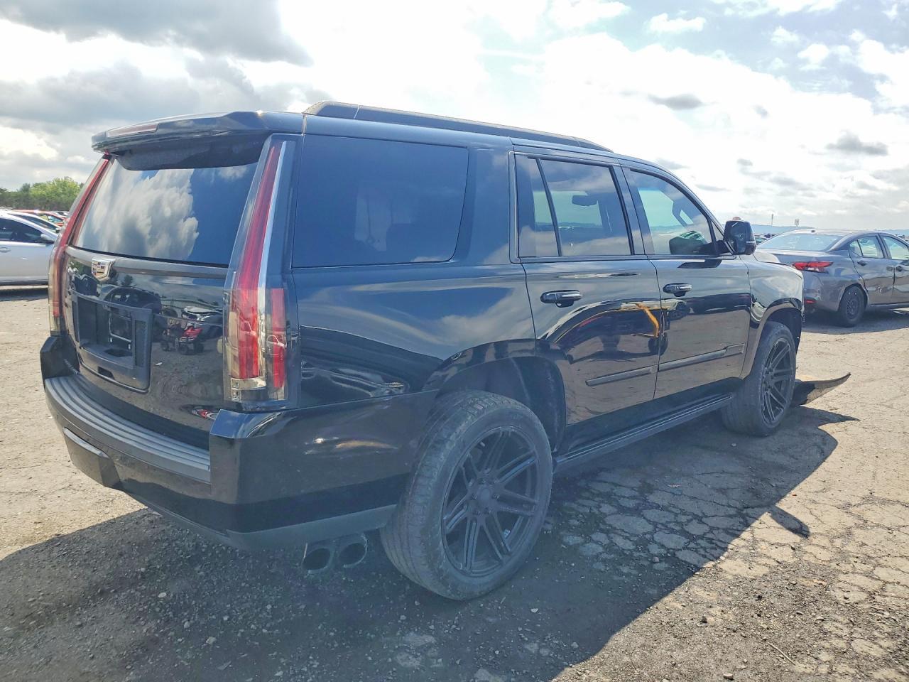 2020 Cadillac Escalade Platinum - zdjęcie 3