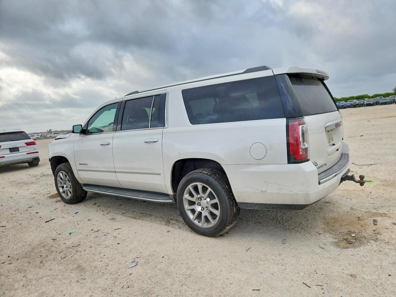2017 GMC Yukon Xl Denali - zdjęcie 2