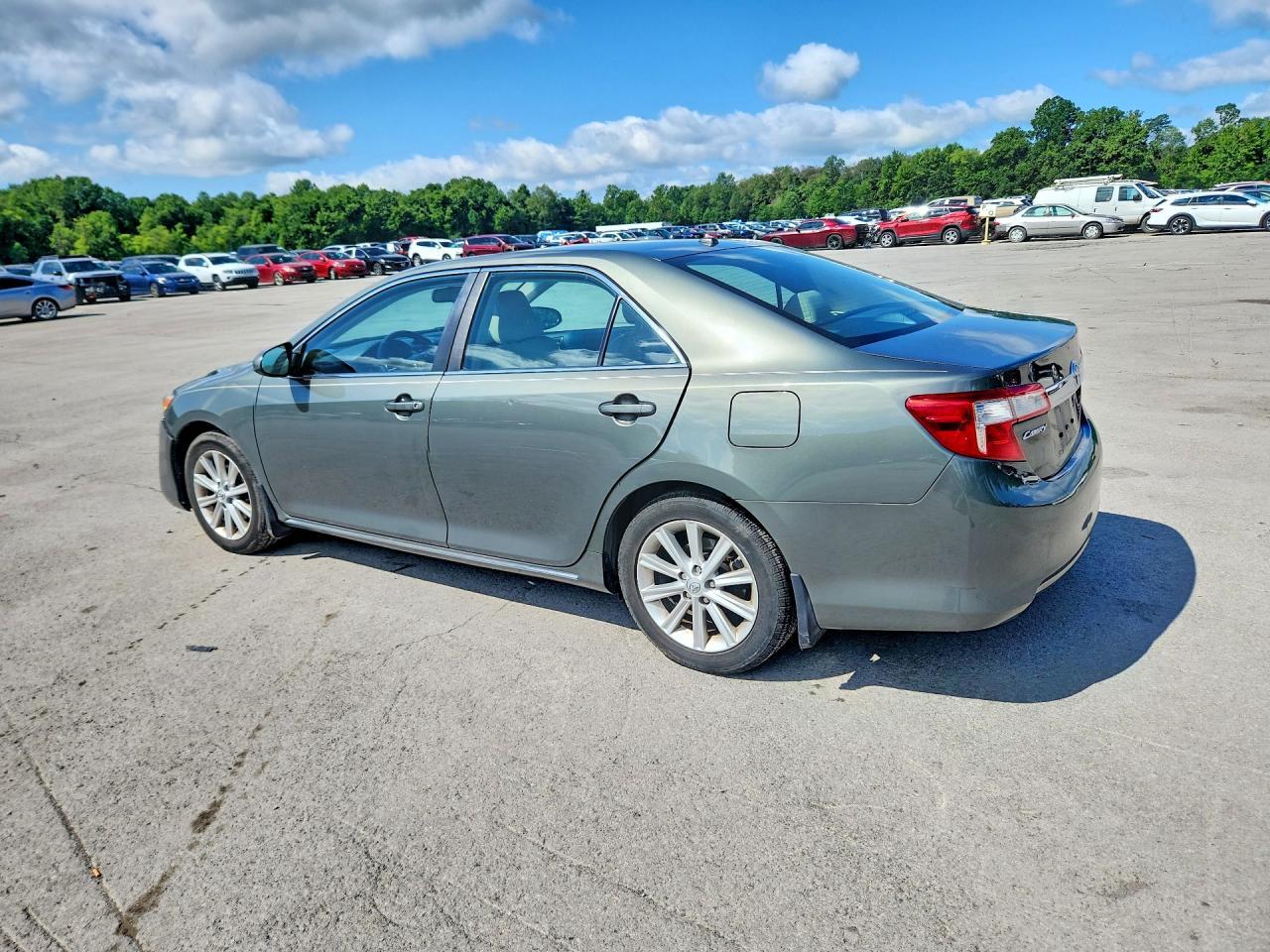 2014 Toyota Camry Xle - zdjęcie 2