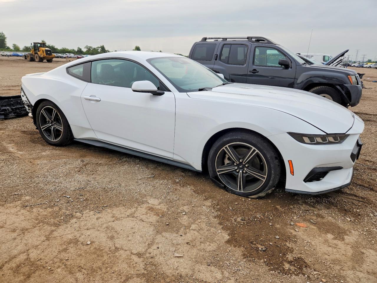 2024 Ford Mustang - zdjęcie 4