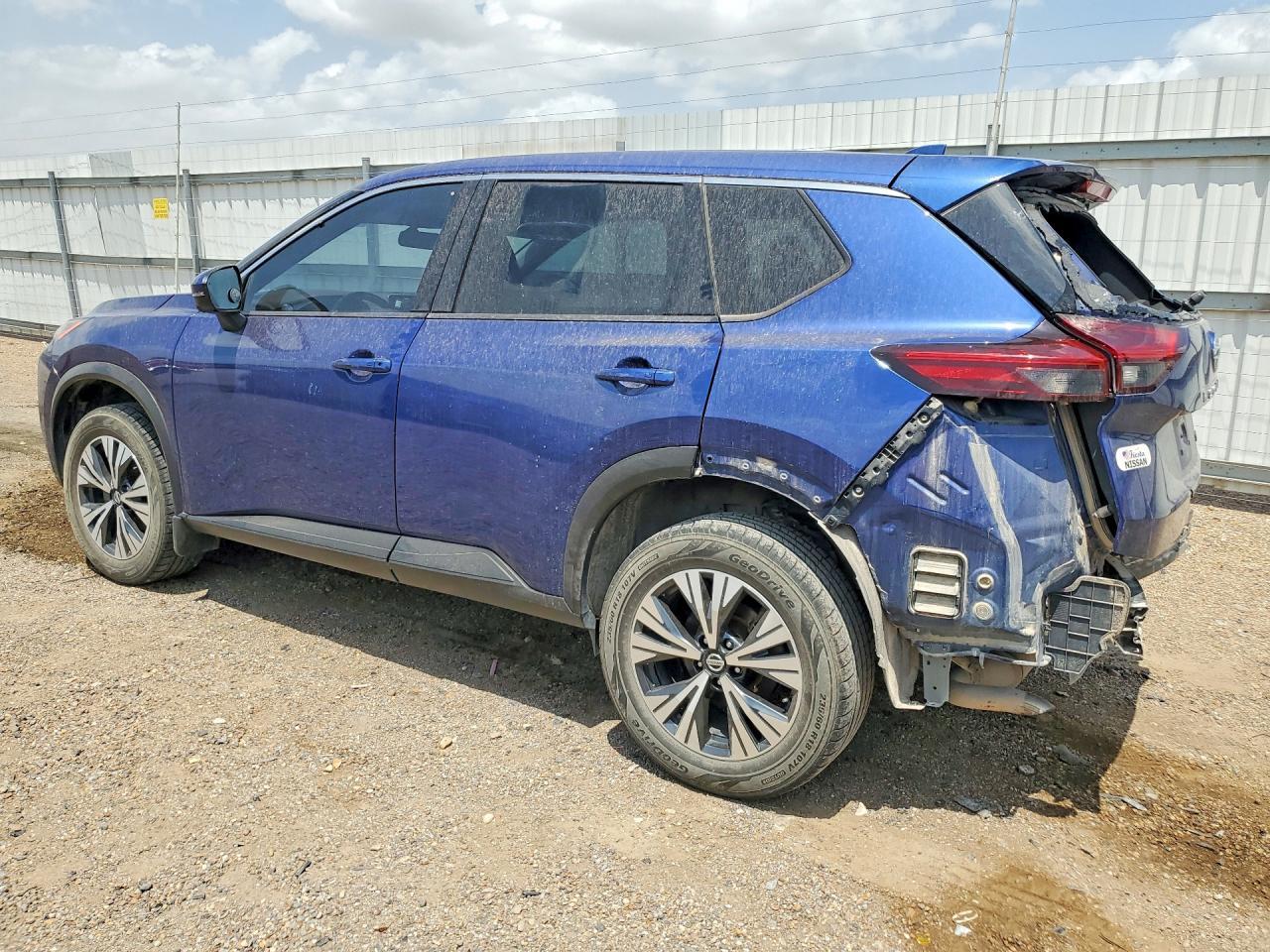 2021 Nissan Rogue Sv - zdjęcie 2