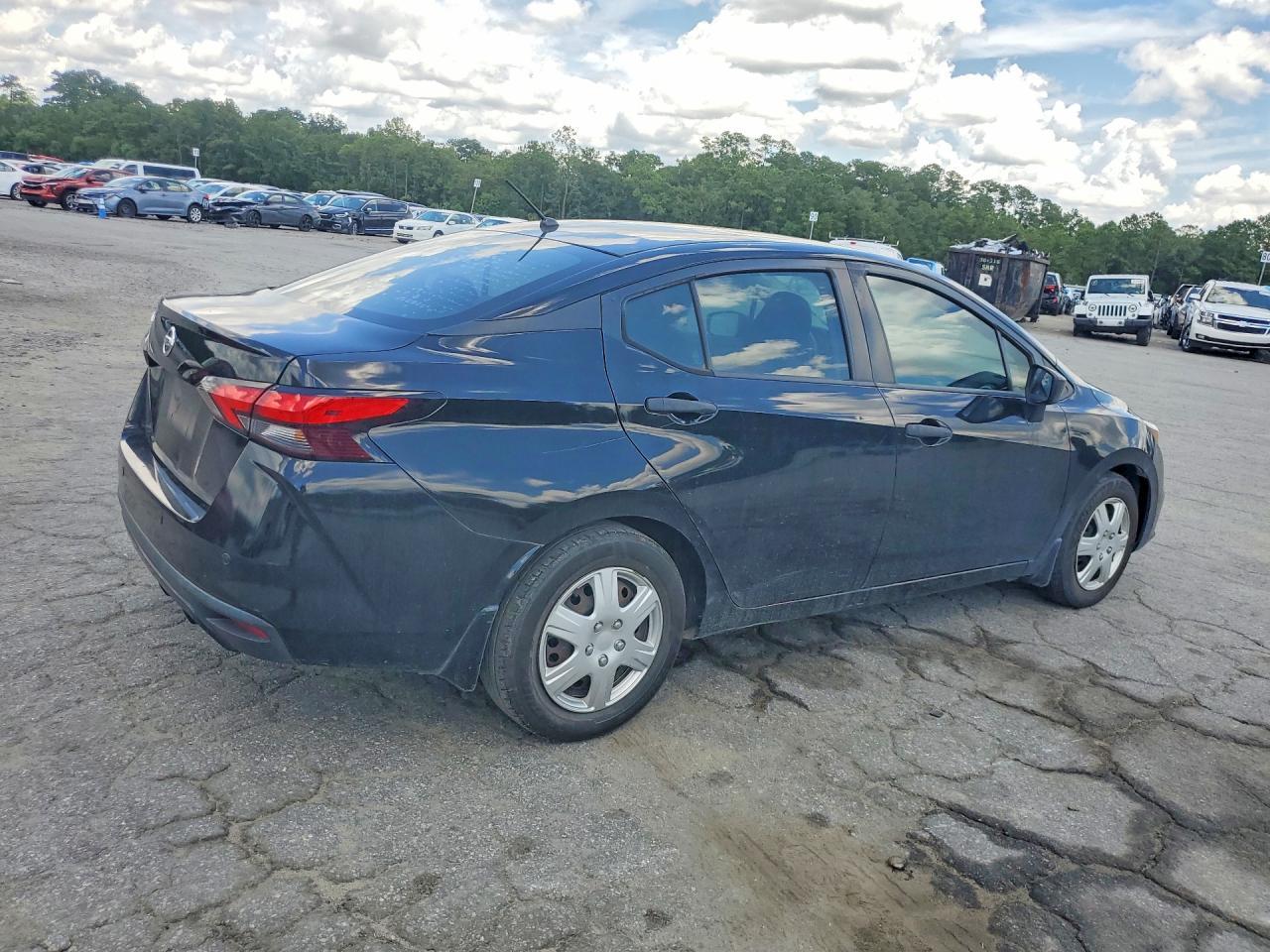 2021 Nissan Versa S - zdjęcie 3
