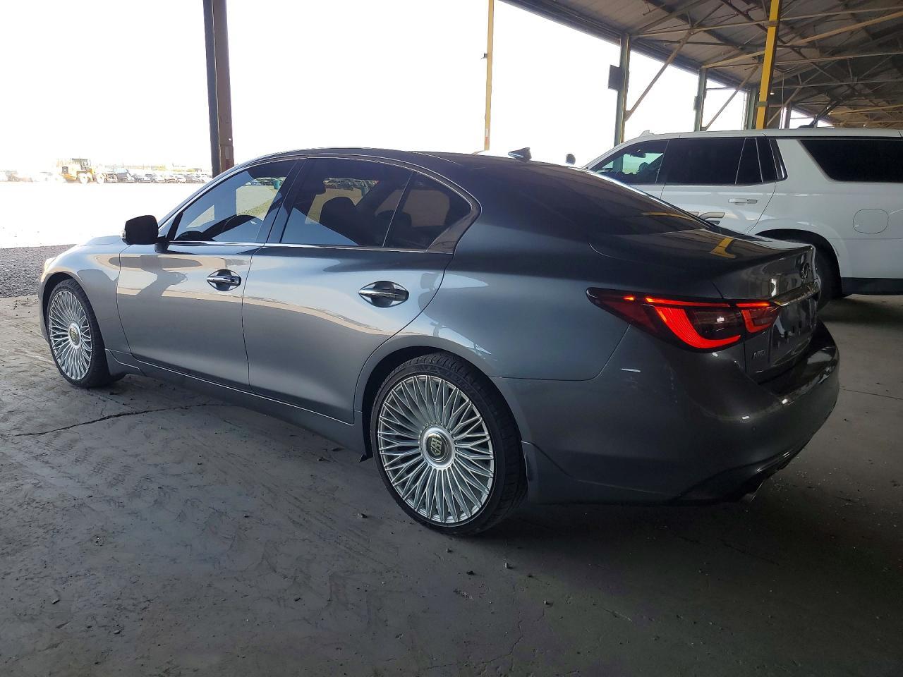 2023 Infiniti Q50 Luxe - zdjęcie 2
