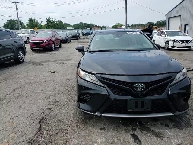2018 Toyota Camry Xse - zdjęcie 13