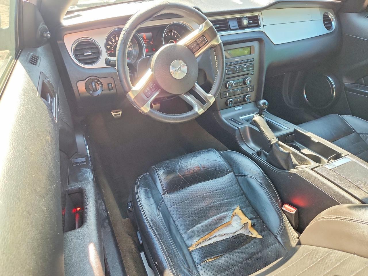 2014 Ford Mustang - zdjęcie 8