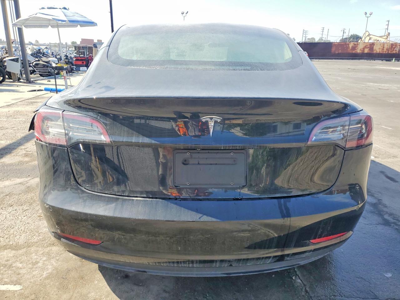 2020 Tesla Model 3 - zdjęcie 6