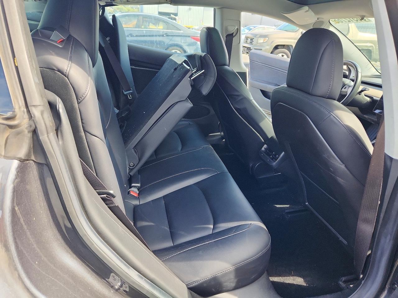 2018 Tesla Model 3 - zdjęcie 10