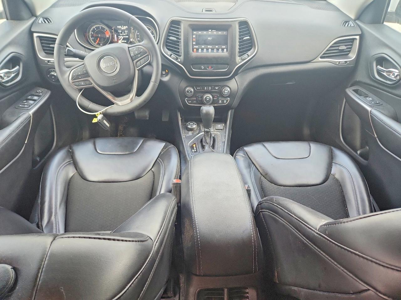 2020 Jeep Cherokee Latitude Plus - zdjęcie 8
