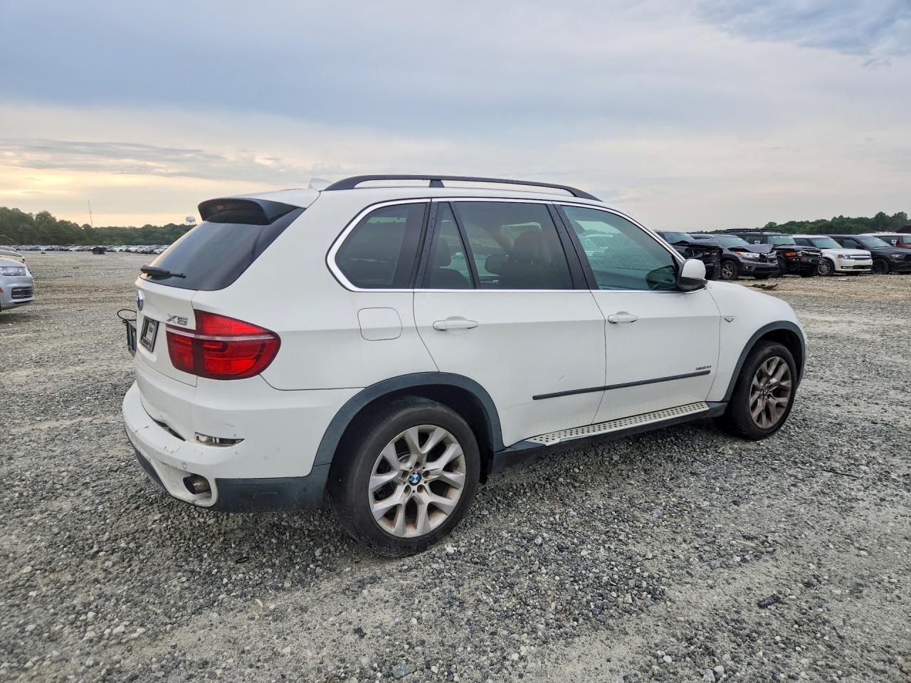 2013 BMW X5 xDrive35I - zdjęcie 3