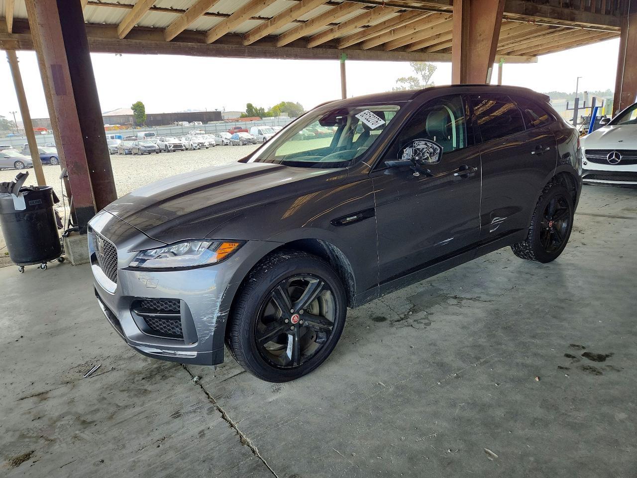 2018 Jaguar F-Pace R - Sport - zdjęcie główne