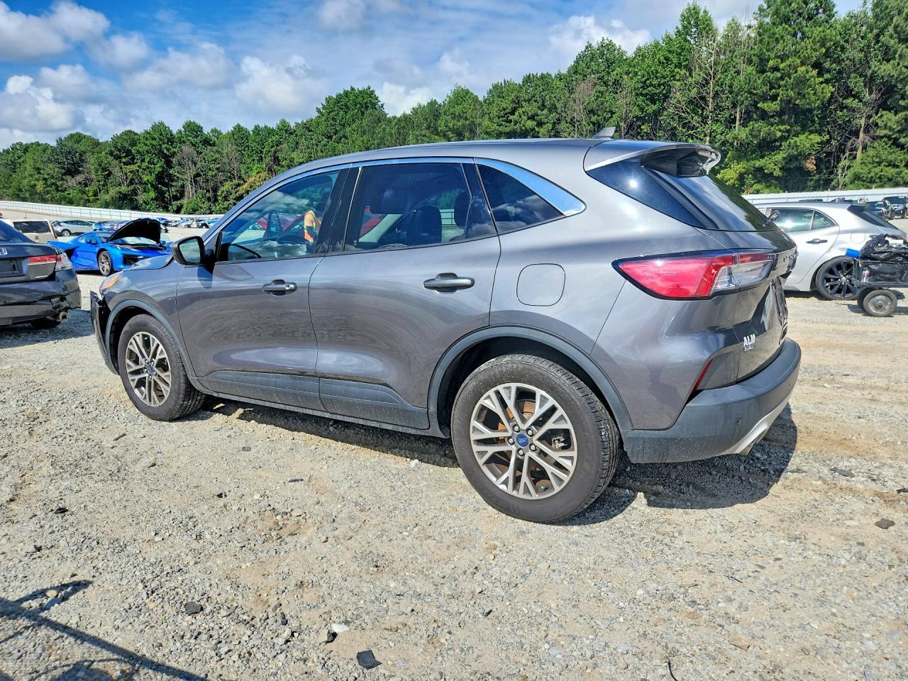 2022 Ford Escape Sel - zdjęcie 2