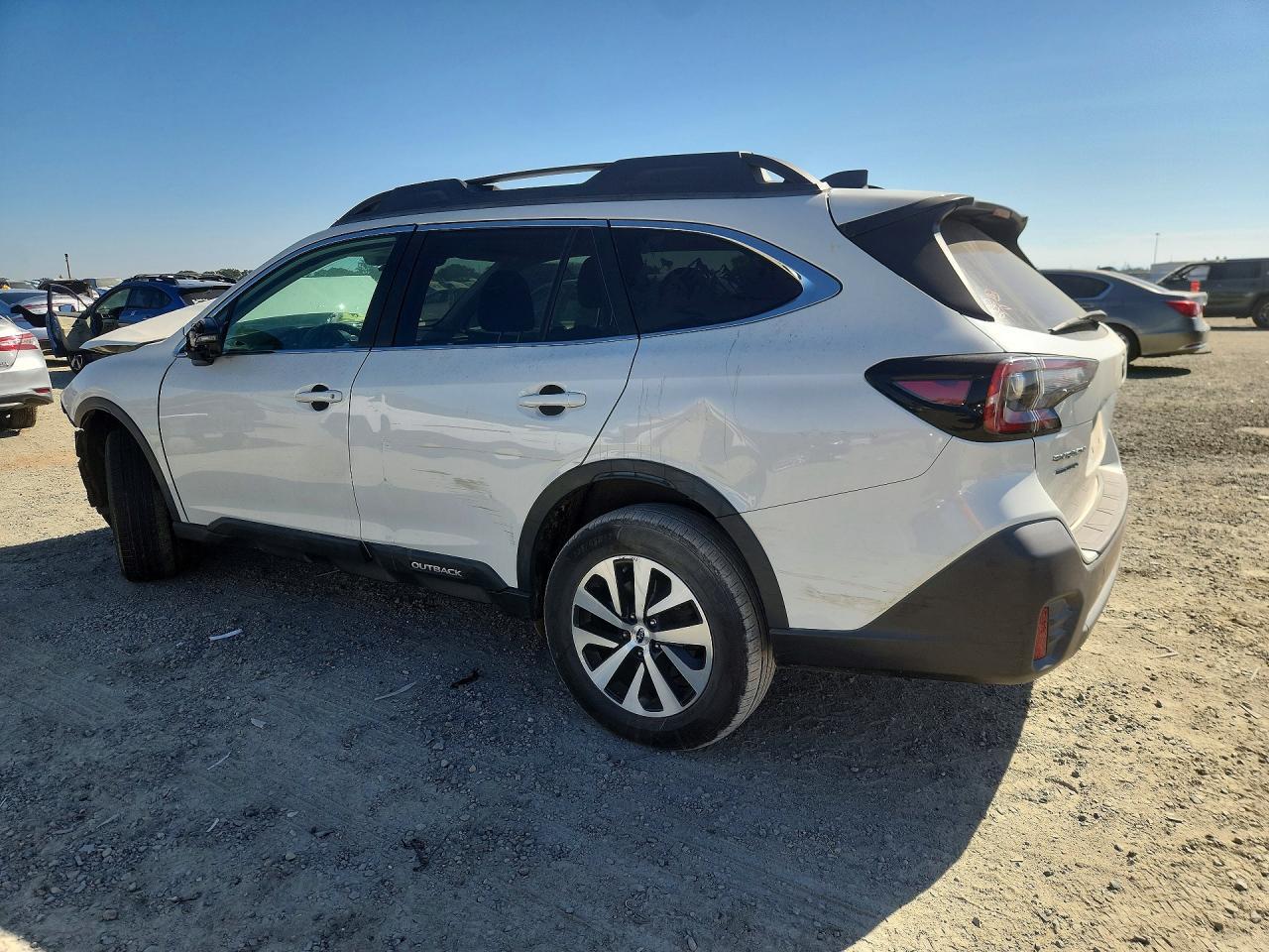 2020 Subaru Outback Premium - zdjęcie 2