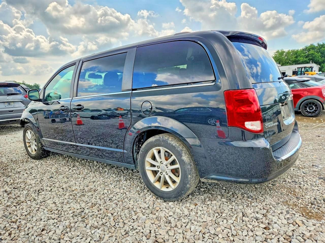 2019 Dodge Grand Caravan Sxt - zdjęcie 2