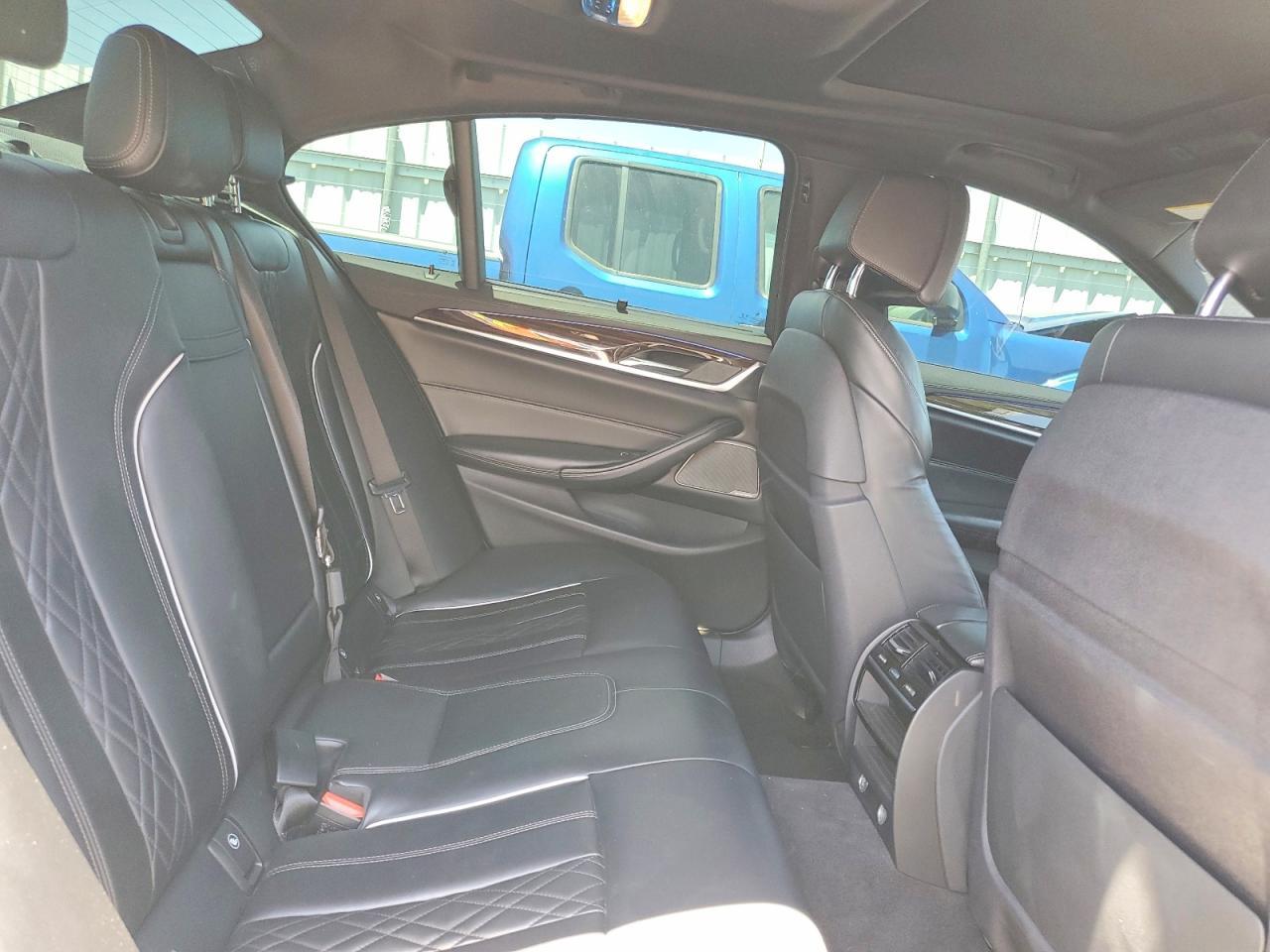 2019 BMW M550Xi - zdjęcie 10