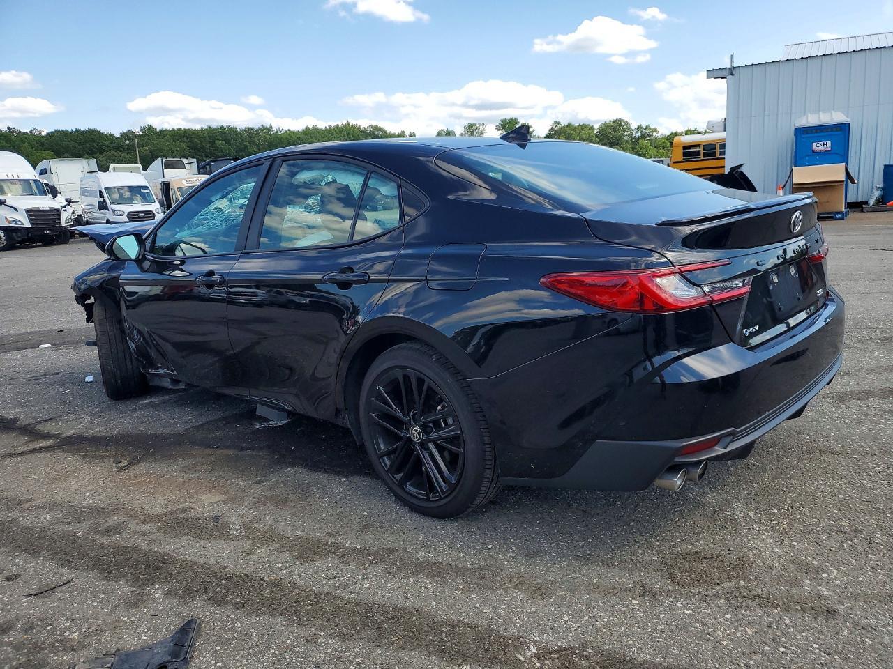 2026 Toyota Camry Se - zdjęcie 2