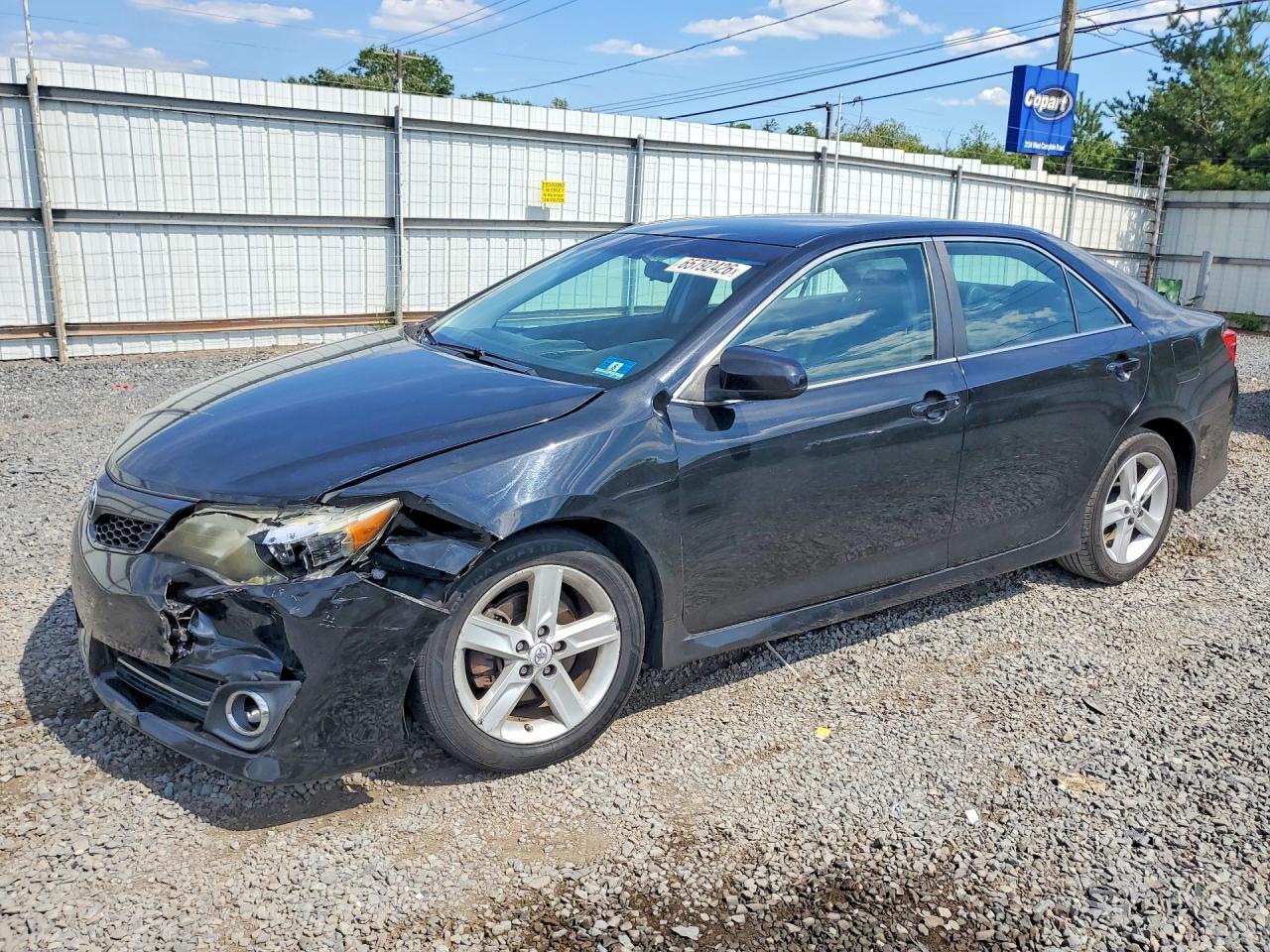 2014 Toyota Camry Se - zdjęcie główne