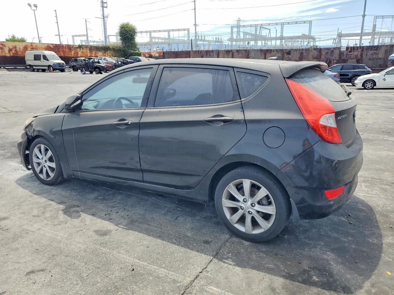 2013 Hyundai Accent Se - zdjęcie 2