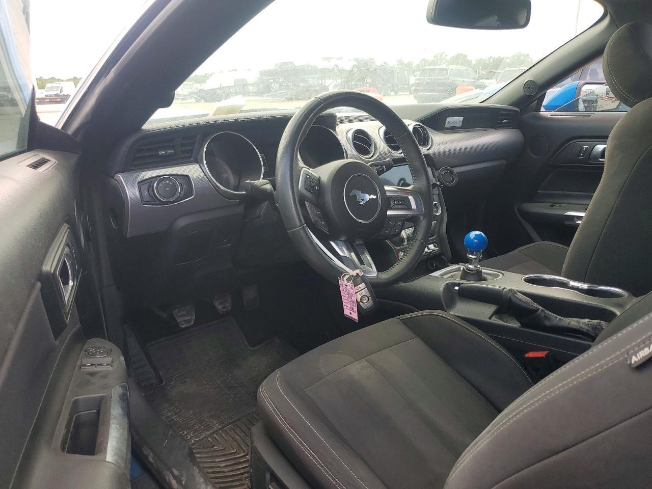 2019 Ford Mustang - zdjęcie 8