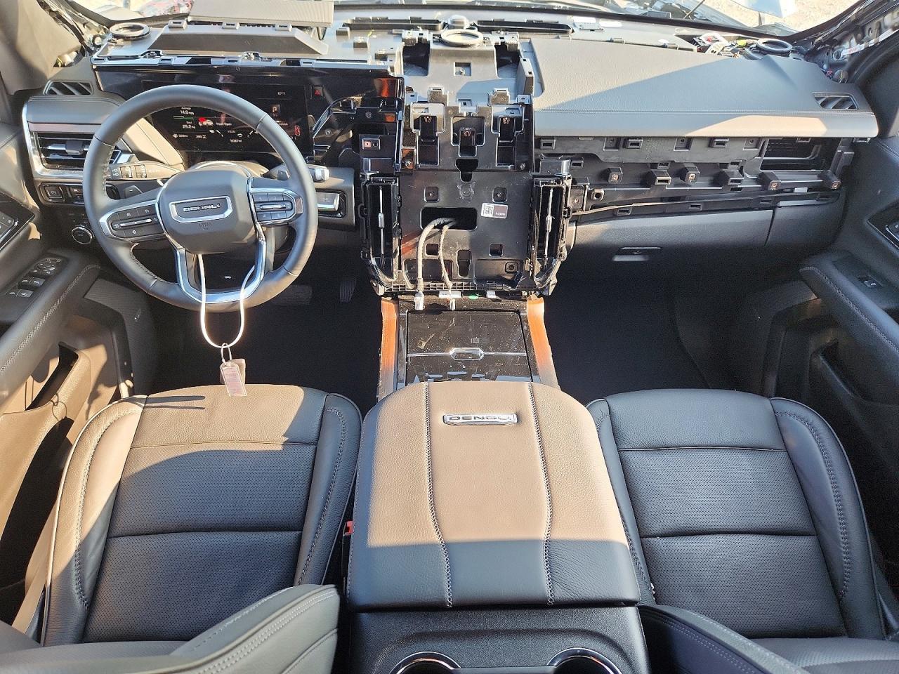 2026 GMC Yukon Denali - zdjęcie 8