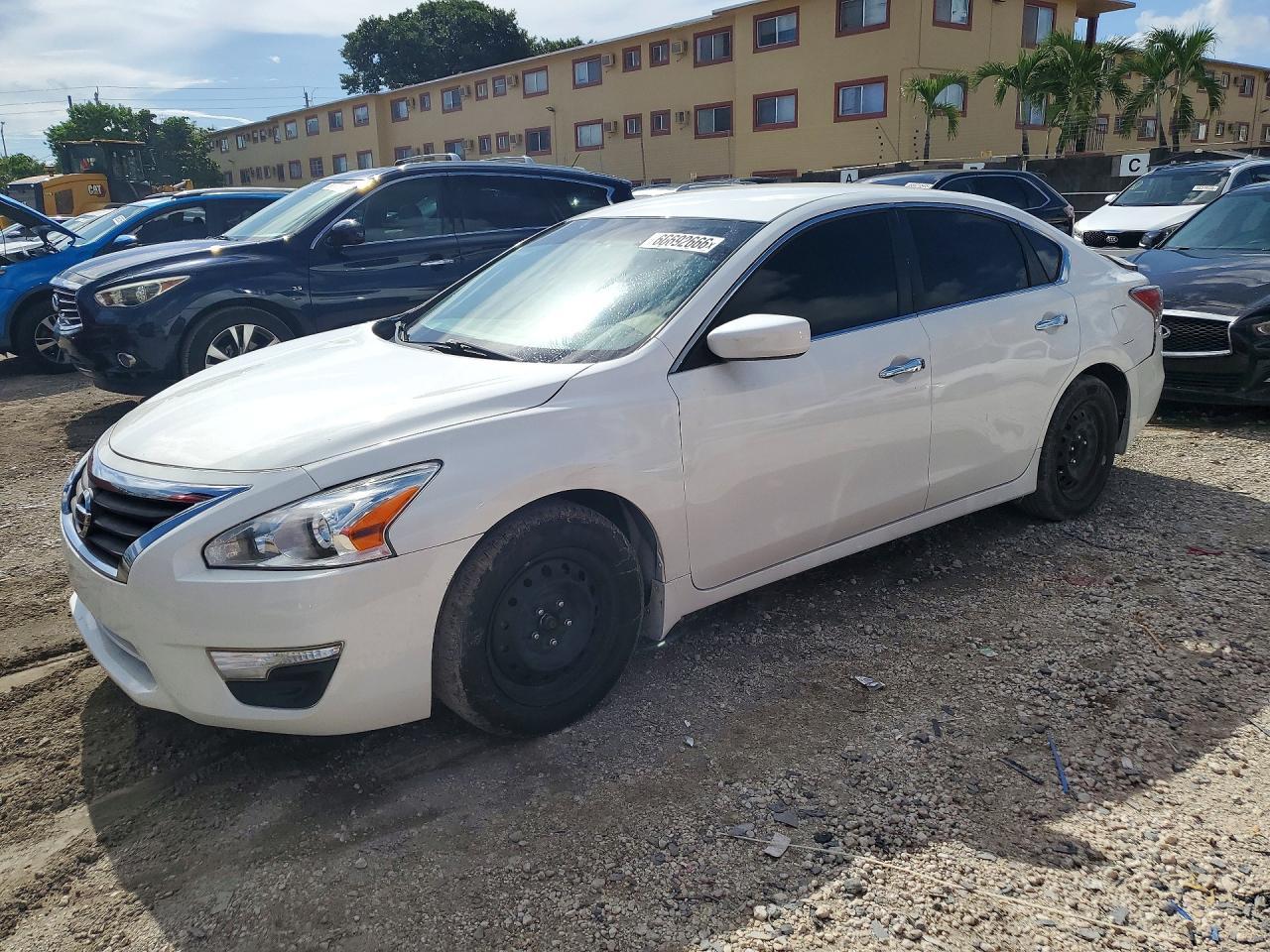 2014 Nissan Altima 2.5 S - zdjęcie główne