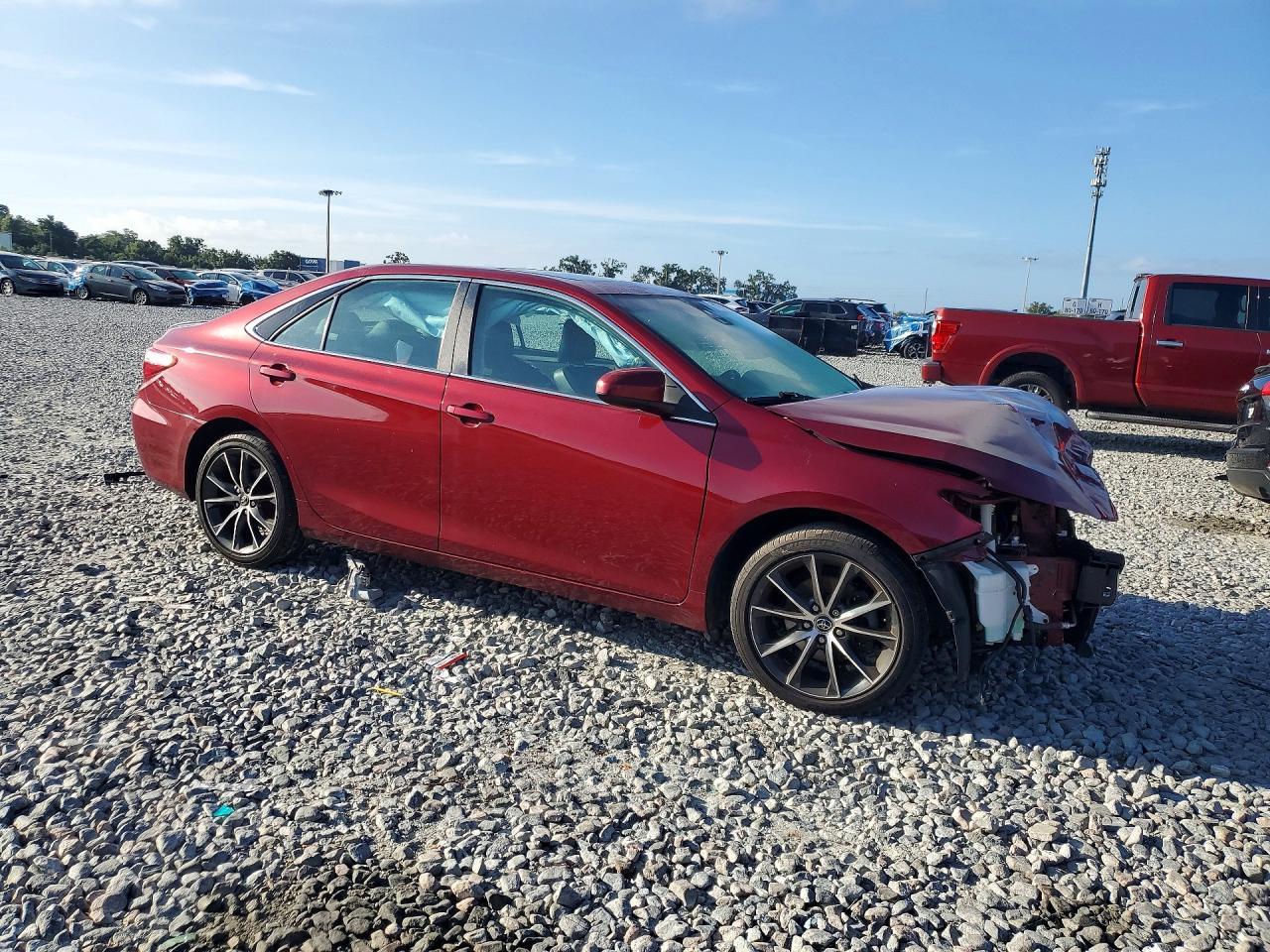 2017 Toyota Camry Xse - zdjęcie 4