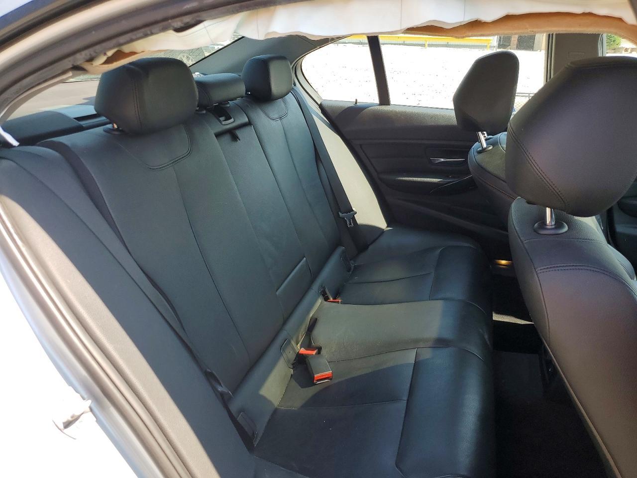 2015 BMW Seria 3 328i - zdjęcie 10