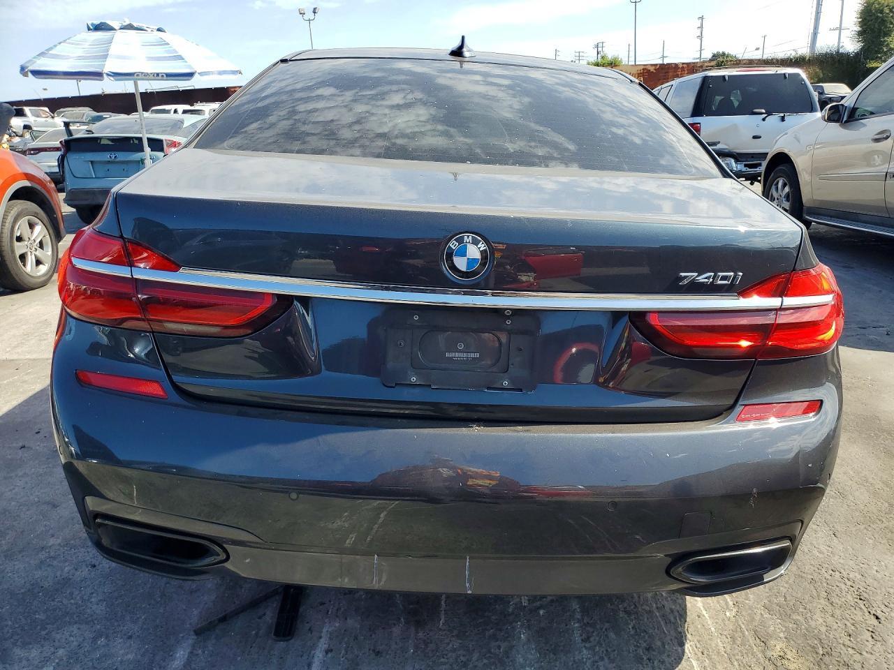 2019 BMW 740 I - zdjęcie 6
