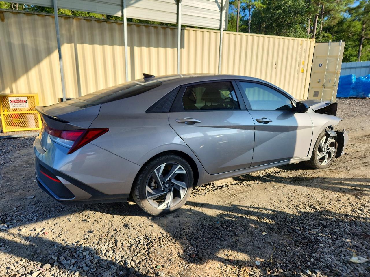 2025 Hyundai Elantra - zdjęcie 3