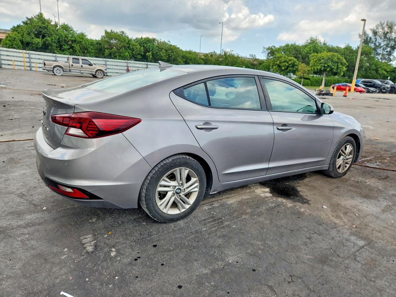 2020 Hyundai Elantra Sel - zdjęcie 3