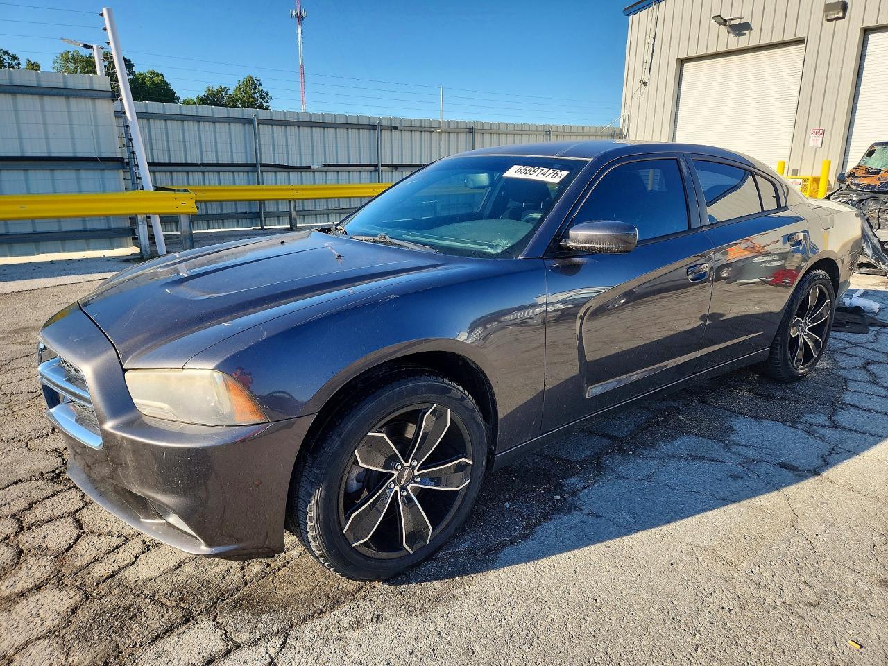 2013 Dodge Charger V6 - zdjęcie główne