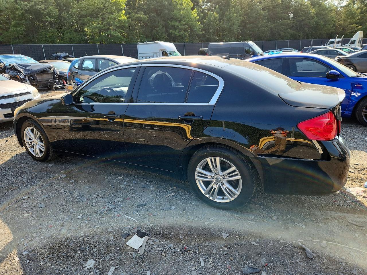 2013 Infiniti G37 Sedan X - zdjęcie 2