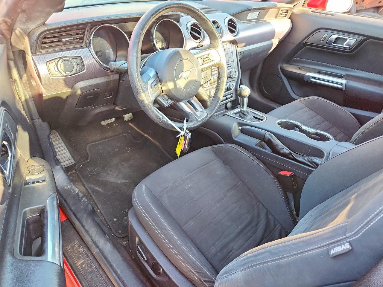 2015 Ford Mustang - zdjęcie 8