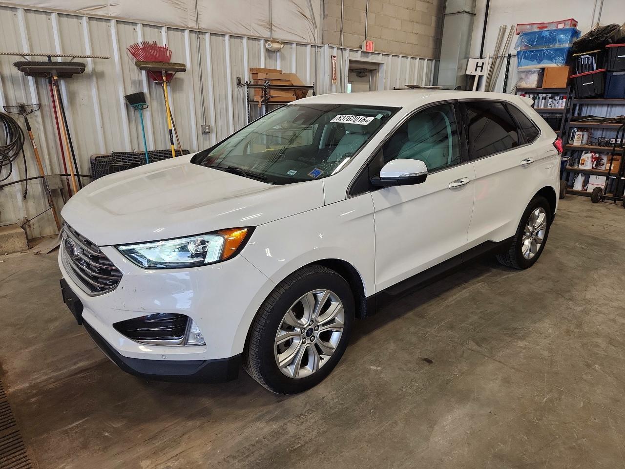 2021 Ford Edge Titanium - zdjęcie główne