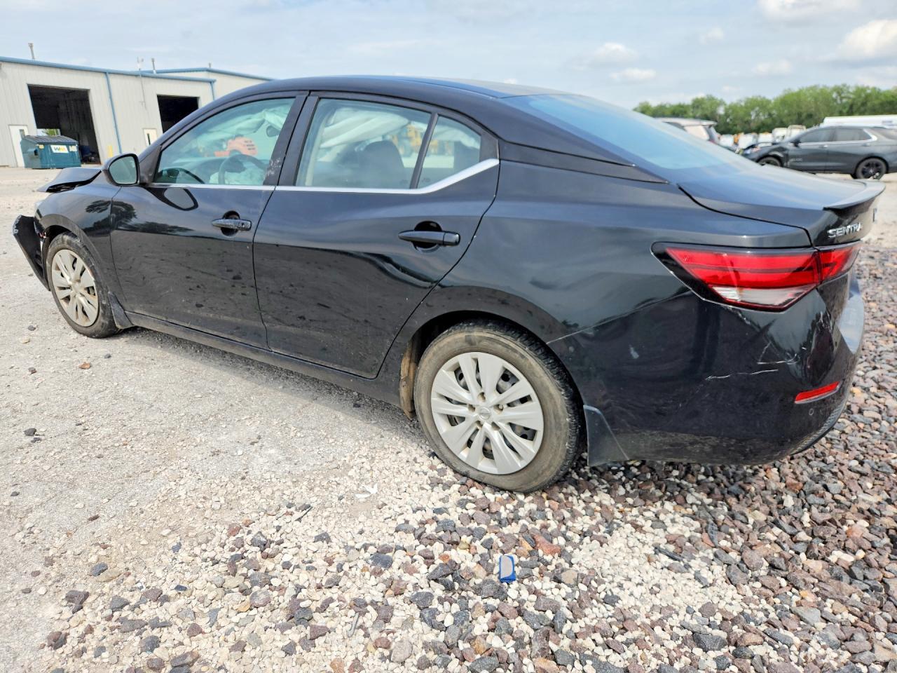 2021 Nissan Sentra S - zdjęcie 2
