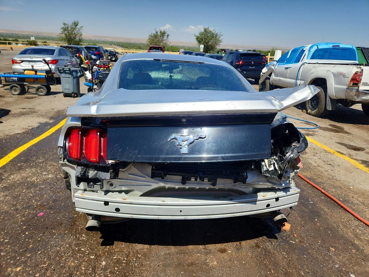 2016 Ford Mustang - zdjęcie 6