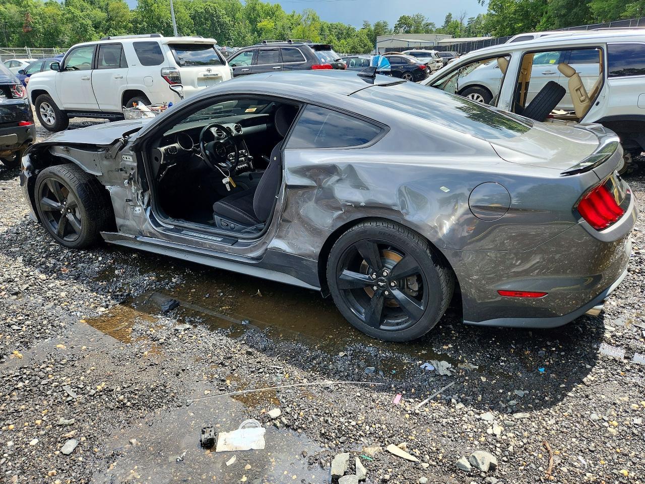 2021 Ford Mustang Gt - zdjęcie 2