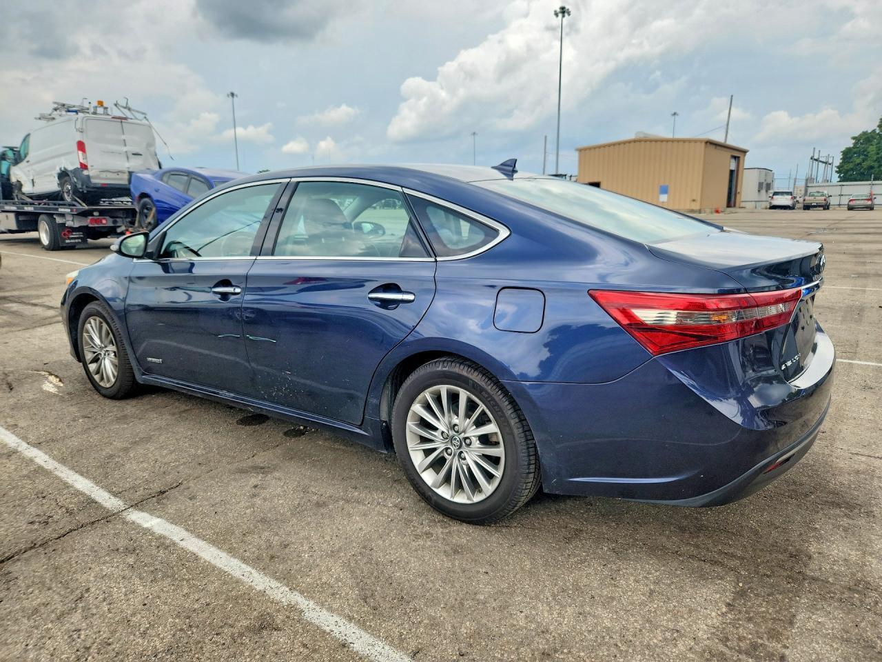 2016 Toyota Avalon Hybrid Limited - zdjęcie 2